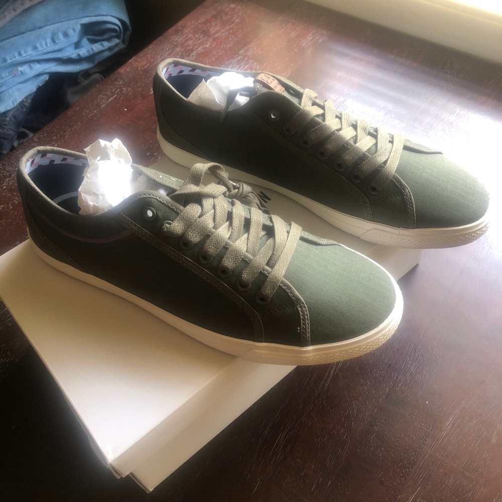 Ben Sherman Conall Lo